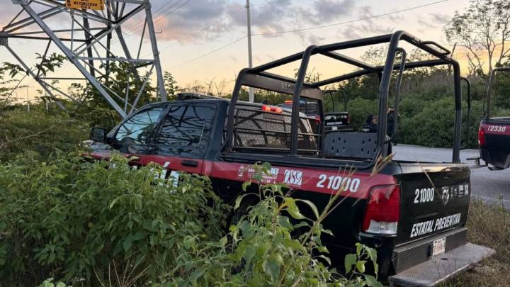 Termina persecución con aparatoso accidente de patrulla en Tulum