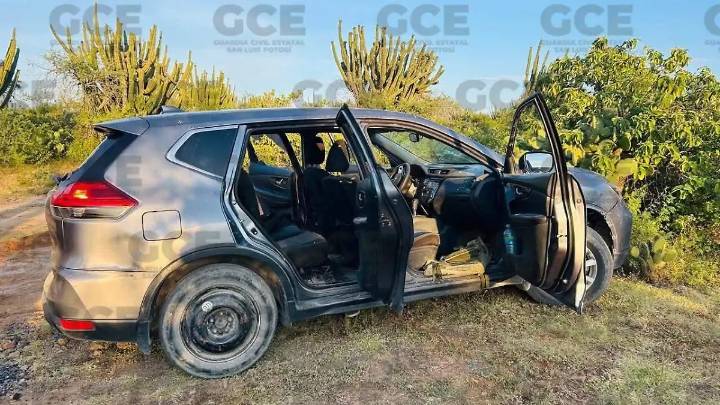 Delincuentes agreden a elementos de la GCE y abandonan auto en Rioverde