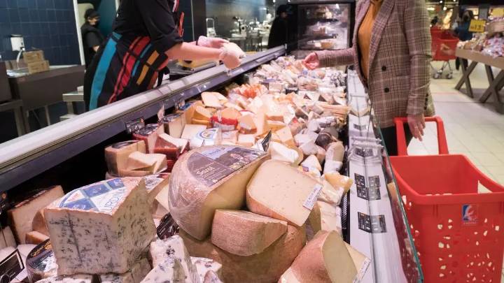 Alerta embarazadas: crisis sanitaria por listeria en quesos distribuidos en supermercados de Zaragoza