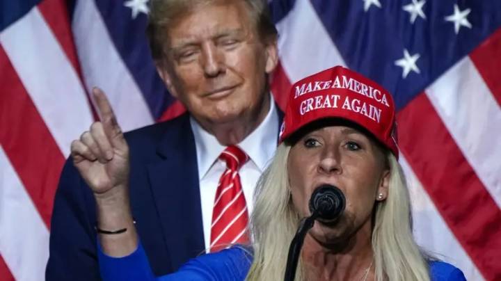 "Me llamó traidora": Cómo el caso Epstein divide al movimiento MAGA y enfrenta a Trump con una de sus fieles aliadas