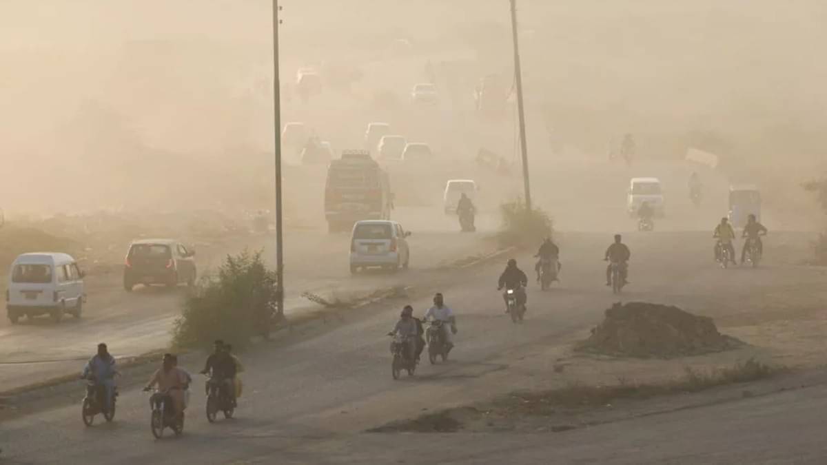 Karachi's Air Quality Hits 'Hazardous' Levels, Experts Sound Alarm World News