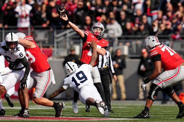 Deadspin | Ohio State focuses on wins -- not No. 1 ranking -- ahead of clash vs. Purdue