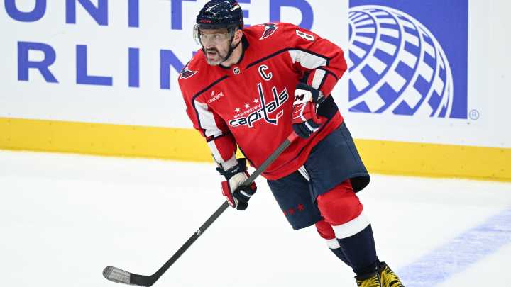 Capitals’ Alex Ovechkin scores career goal No. 900