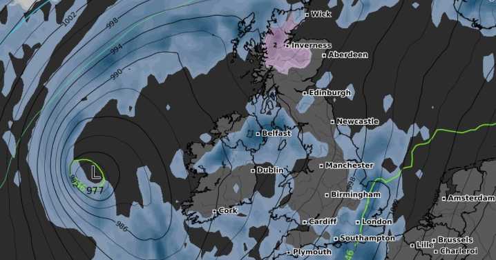 UK snow: Britain facing huge snowfall as maps turn WHITE