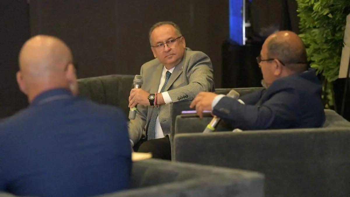 Modera rector de la UACH el panel “Estrategia Educativa en Materia Energética”