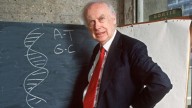 Murió James Watson, el Nobel de Medicina al que le sacaron sus títulos por comentarios racistas