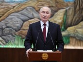 Putin says ready to guarantee no Russian attack on Europe