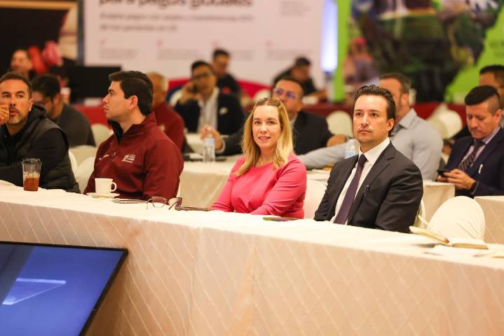 Fortalece Síndica Municipal participación en el Décimo Cuarto Congreso de Turismo Médico