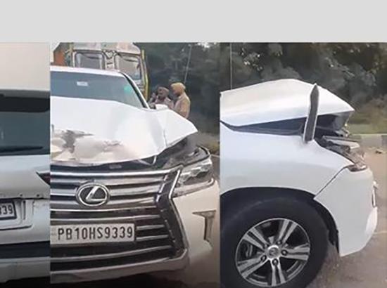 SUV of Rajinder Gupta’s Son Abhishek Gupta Met with an Accident Near Rajpura [ FULL VIEW ]