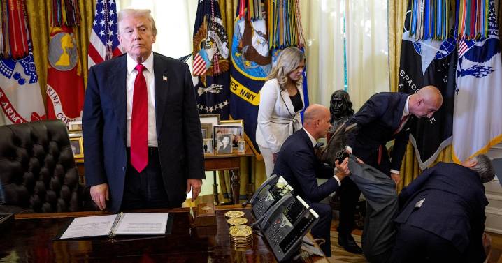 ‘Daily Show’ Trolls Trump Over Vacant Reaction to Fainting Man