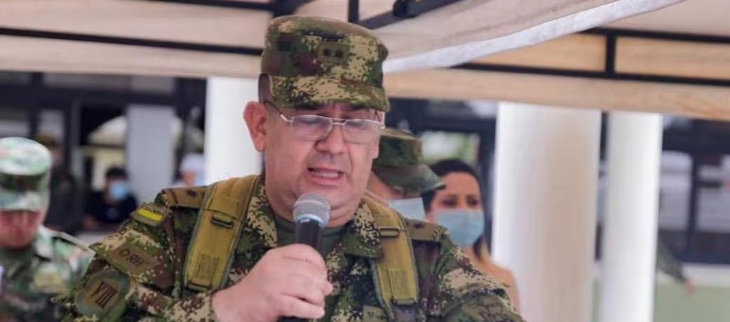 Los presuntos vínculos de disidencias de 'Calarcá' con jefe del Comando Personal del Ejército