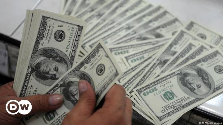 Gasto de los hogares llegó a $98,2 billones en octubre y aumentó $8,2 billones