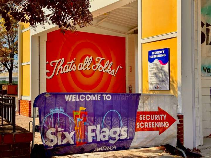 ‘That’s all, folks’: Thrill-seekers say goodbye to Six Flags America in Prince George’s County