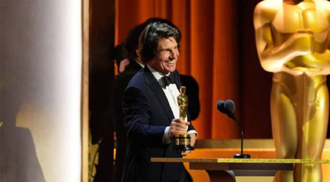 ¡Tom Cruise brilla con su primer Óscar en los Governors Awards!