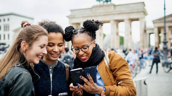 Best apps for building a shared travel itinerary