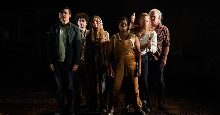 ‘The Burning Cauldron of Fiery Fire’: Very Weird Show, Very Cool Dragon