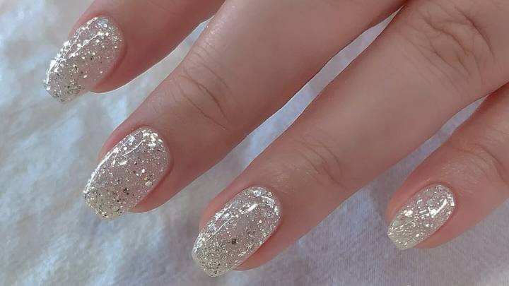 Uñas escarchadas: 8 diseños elegantes para un manicure con encanto invernal