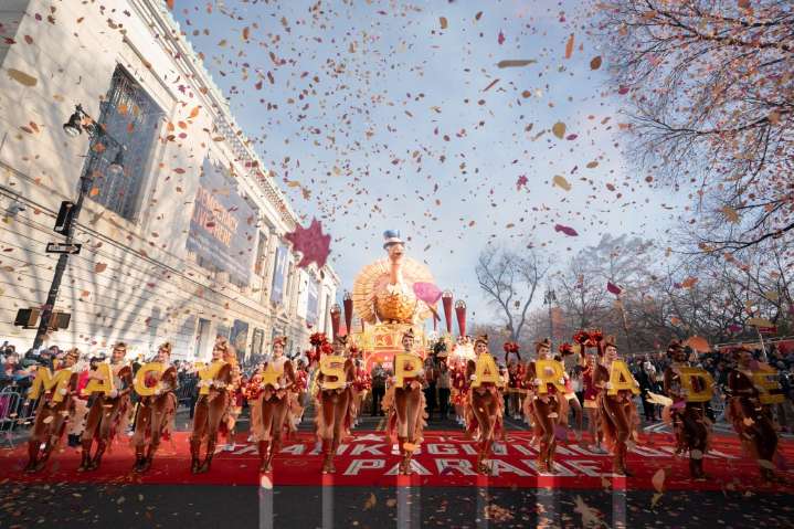 Macy's parade dazzles New Yorkers despite cold, windy conditions