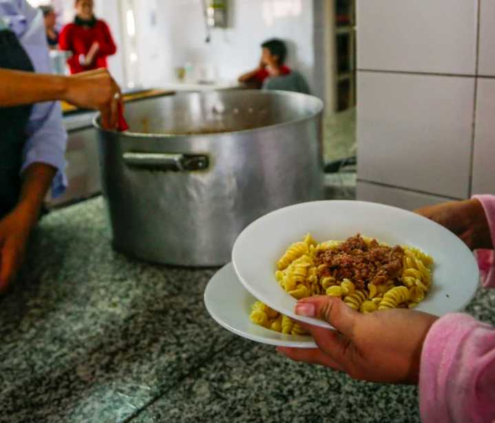 UCA: el 15% de los asalariados sufre inseguridad alimentaria; afecta al 9,8% de los formales