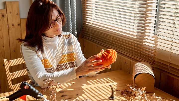 Grab A Pumpkin To DIY The Sweetest Fall-Themed Serving Tray Guests Will Love