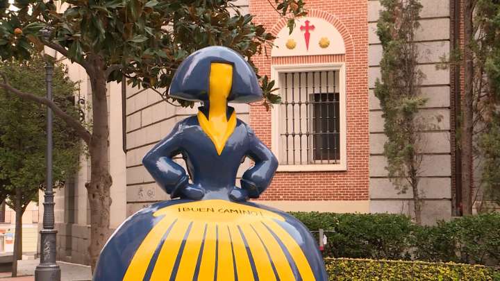 Las meninas vuelven a las calles de Madrid con diseños de Gloria Estefan, Los del Río y Paula Echevarría