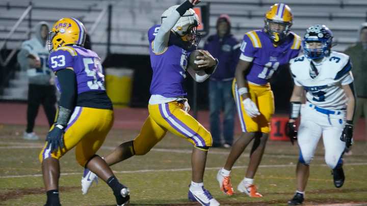 East QB runs for 3 TDs, throws another in dominant win: Top players Friday