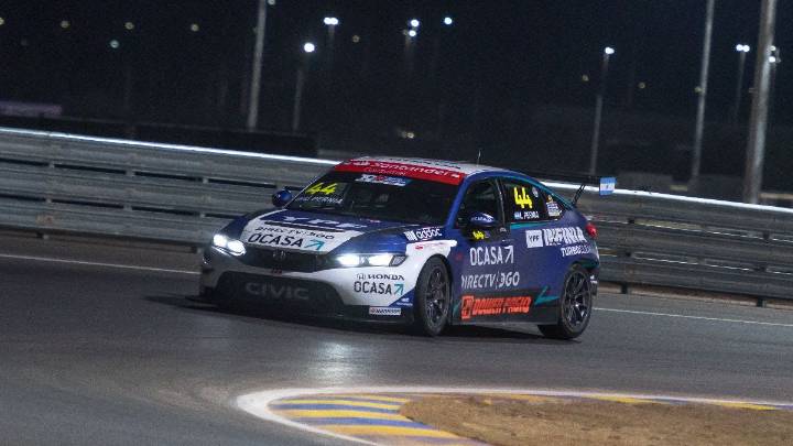 Leonel Pernía comenzó arriba en el entrenamiento nocturno de Cuiabá