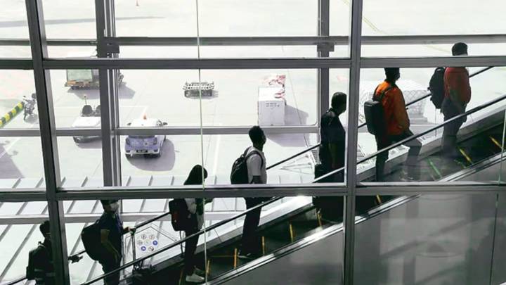 US airlines cancel 1,000 flights while complying with shutdown order