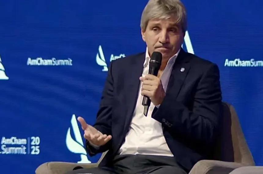 Caputo anunció recompra de bonos y plan de acumulación de reservas a inversores