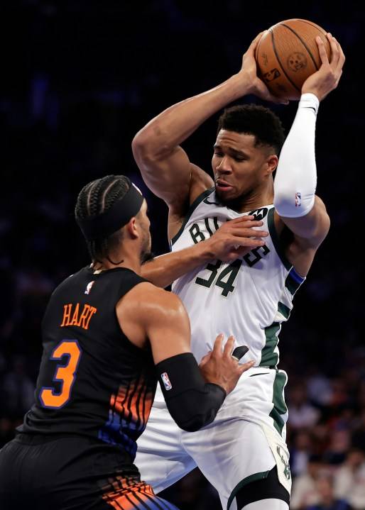 Antetokounmpo's return from injury not enough to stop Bucks' 7