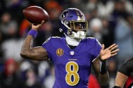 Lamar Jackson faces Aaron Rodgers for the first time this week as both star QBs deal with injuries