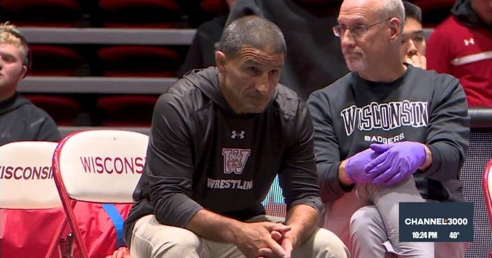 Wisconsin Wrestling dominates NDSU in season opener