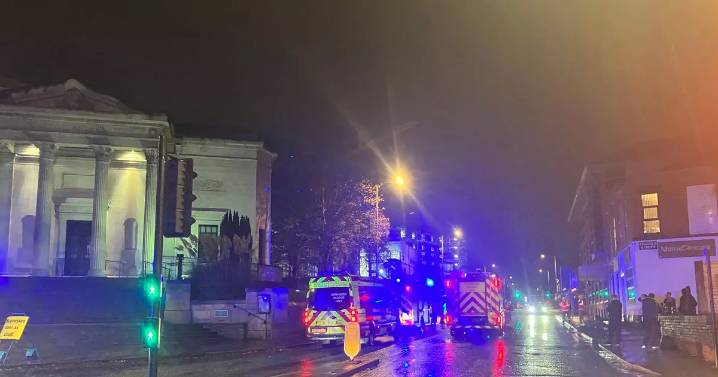 LIVE: Bomb disposal units called to 'suspicious' suitcase on Stockport train station footbridge