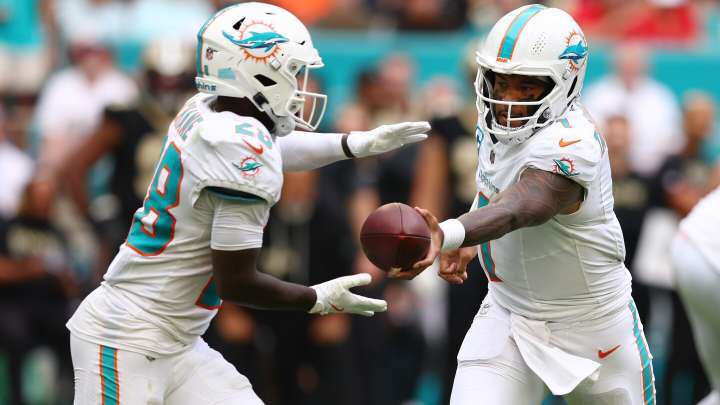 Saints' comeback comes up short as Dolphins survive to win 21