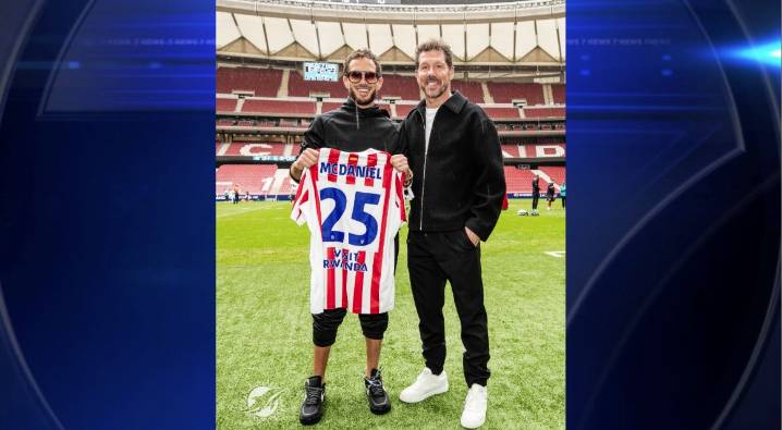 McDaniel meets with Atletico Madrid coach Simeone before Dolphins’ practice in Spain