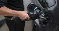 Gas prices near lowest level in 4 years ahead of Thanksgiving