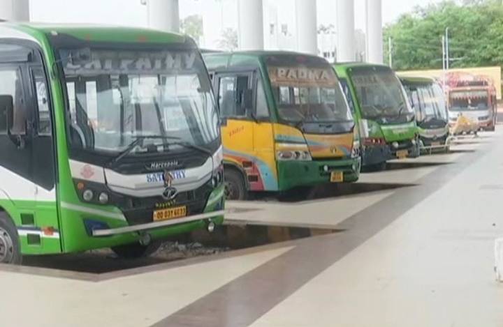 Odisha private bus owners threaten state-wide strike over police vehicle