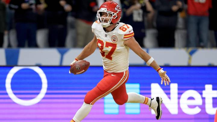 Travis Kelce sets Chiefs record for career touchdowns scored