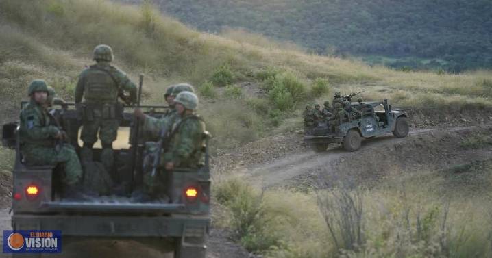 Emboscan a militares en la carretera Apatzingán