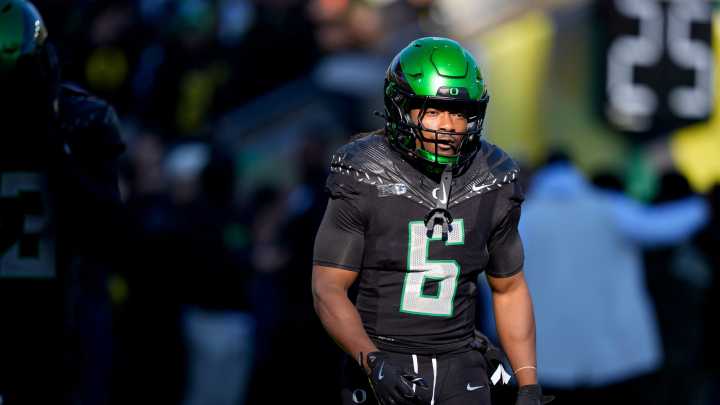 Oregon Ducks host USC Trojans in top-20 matchup, see the…