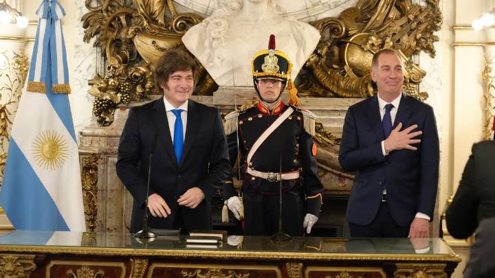 Javier Milei tomó juramento a Diego Santilli como ministro del Interior