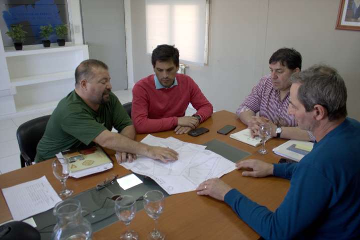 El Gobierno Provincial planifica el fortalecimiento del valle productivo de Lago Posadas