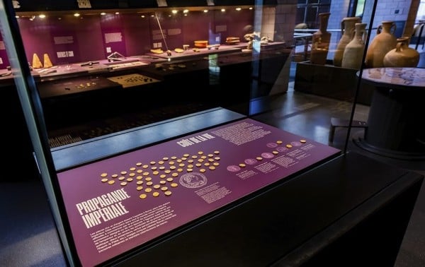 Ladrones someten a guardia y roban decenas de monedas de oro antiguas de museo