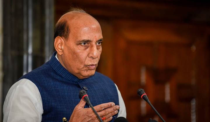 Rajnath Slams Rahul for 'Anarchy' Remark on Defence Quota
