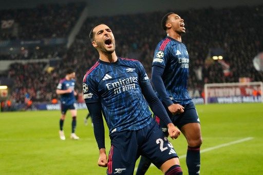 Arsenal wins 3-0 in Champions League for 4th straight victory as 15