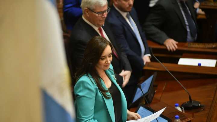 Victoria Villarruel le tomó juramento a los nuevos legisladores