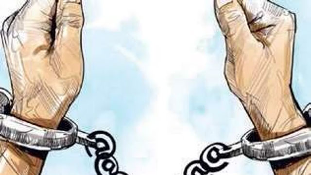 Mumbai clerk held for Rs 15 lac bribe; additional sessions judge named wanted