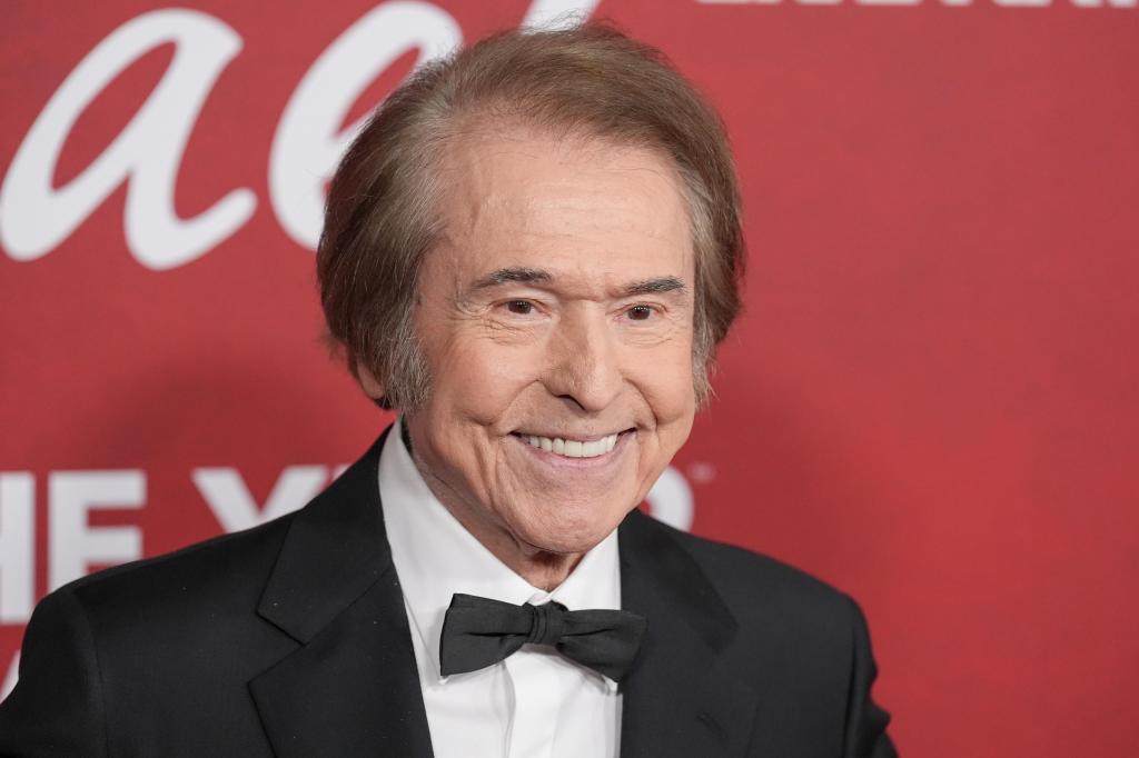 Raphael es el “hombre más feliz” tras convertirse en Persona del Año de los Latin Grammy