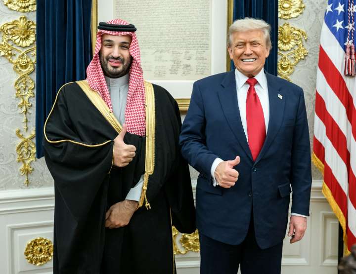 Cele|bitchy | Donald Trump: Democrats should be hanged for telling the military to adhere to laws