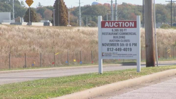 Evansville Cheeseburger in Paradise auction ends tonight